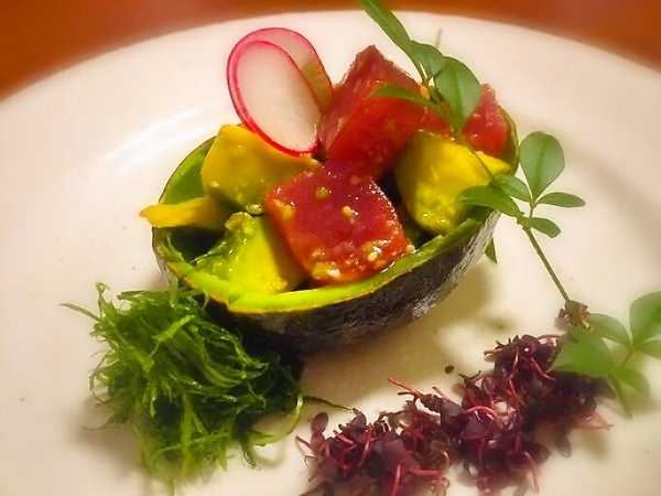 かぶと 池袋 西口 アボカドの料理