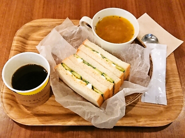 モーニングセット(タマゴサンドとミネストローネ)