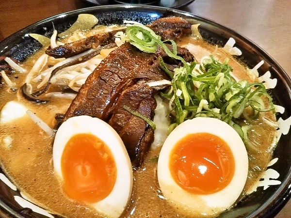 トントロ角煮味噌ラーメン