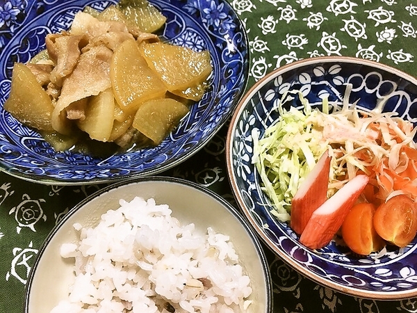 【晩ごはん】豚バラと大根の甘辛煮とごぼうサラダ