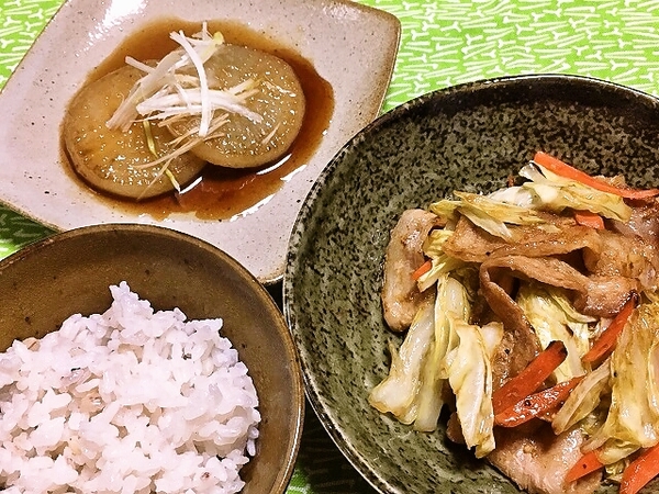 【晩ごはん】豚バラとキャベツのオイスターソース炒めと大根ステーキ