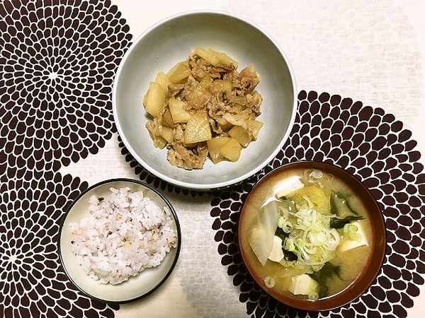 【晩ごはん】豚と大根の甘辛煮、豆腐と白菜の味噌汁