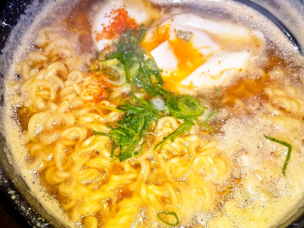 〆のサッポロ一番味噌味