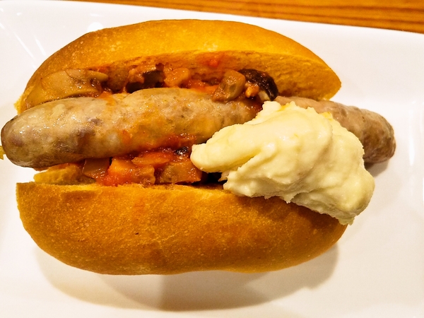 獣肉ホットドッグ