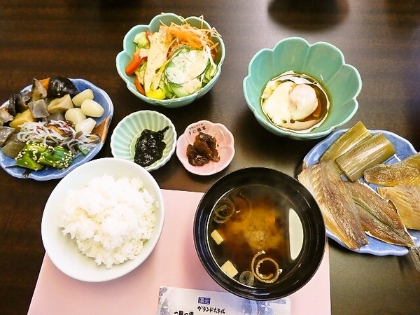 干物メインの朝ごはん♪