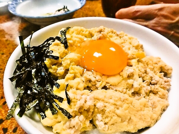 宮鍵の親子丼玉子乗せ