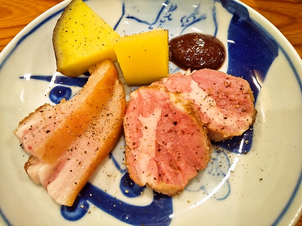 仔羊のロースト　レーズン赤ワインソース