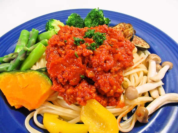 野菜たっぷりのミートソースパスタ