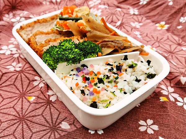 今日の愛妻弁当♪200309