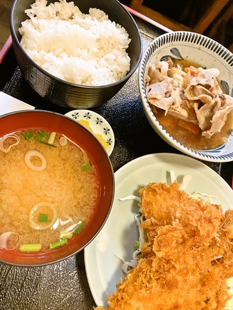 アジフライと肉豆腐の定食