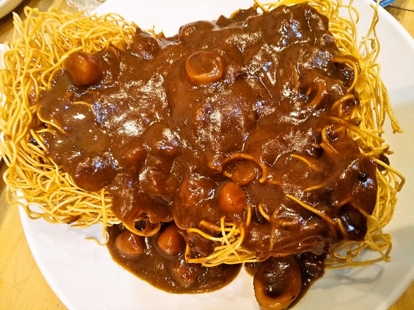 カレー皿うどん！？