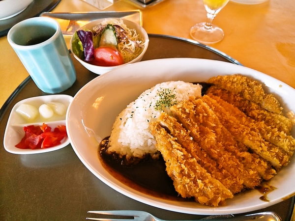 ジャンボロースカツカレー