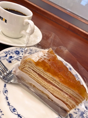 国産りんごとカラメルのミルクレープ