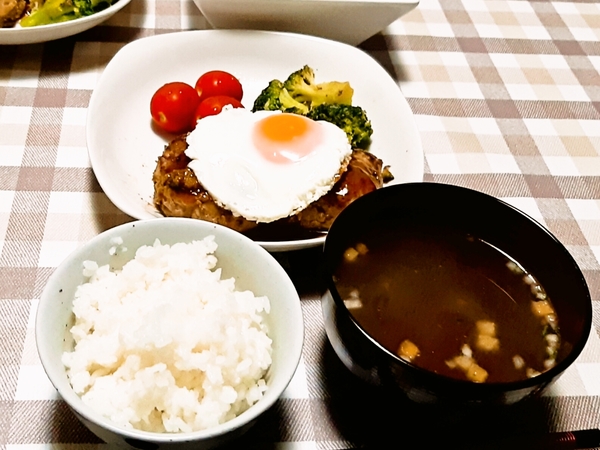 目玉焼きハンバーグ