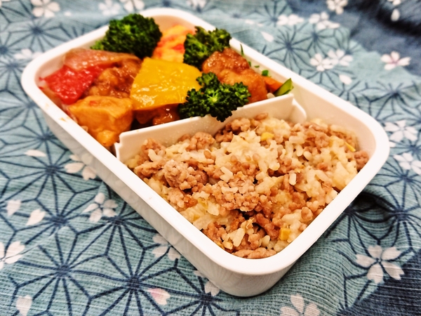 今日の愛妻弁当♪200410