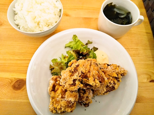 焼き鳥屋の唐揚げ定食