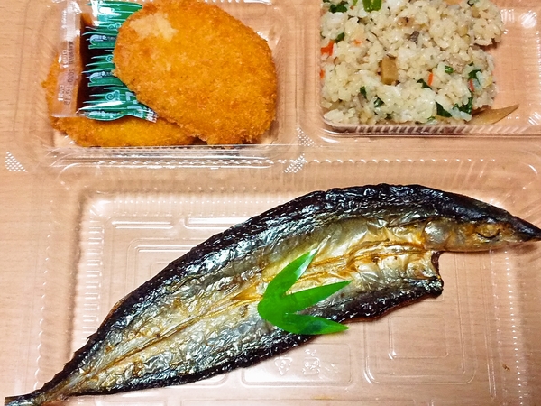 お総菜屋さんのお弁当？