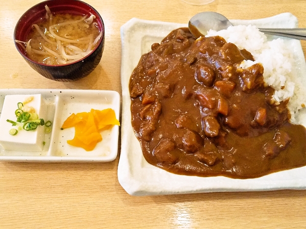 馬肉専門店の馬すじカレー