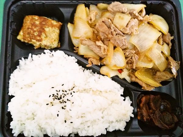 鉄板焼き屋の牛バラ焼き弁当