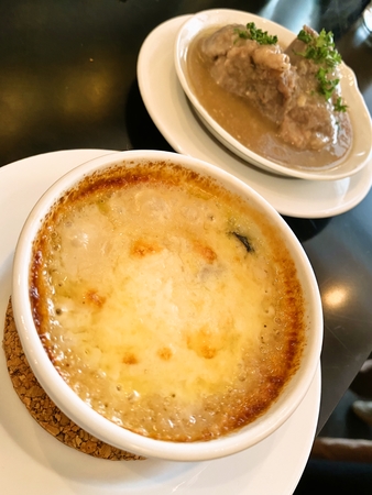 グラタン。豚ホホワイン煮込み。