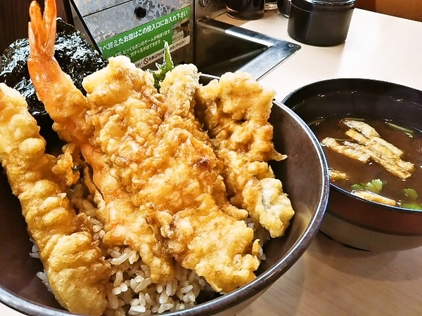 くら寿司「くらランチ　季節の天丼５００円」