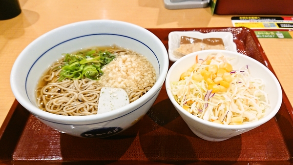 なか卯の朝そば＆サラダで３９０円