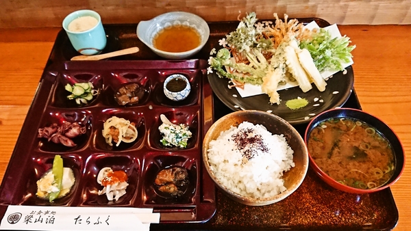 梁山泊たらふく＠京都・福知山のエビと山菜天ぷら定食