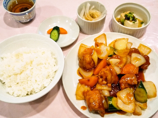 上品な酢豚定食