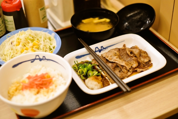 松屋にて