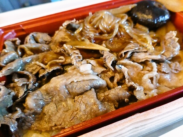 黒毛和牛のすき焼き弁当