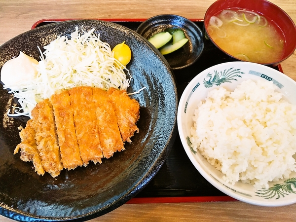 530円のロースカツ定食