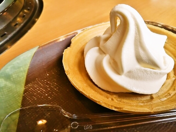デザートのミニモナカアイス
