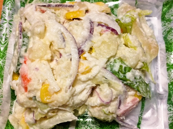 山が崩れ気味のポテサラ