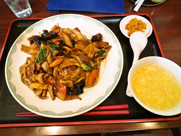 白菜と豚肉の五目野菜餡掛けごはん