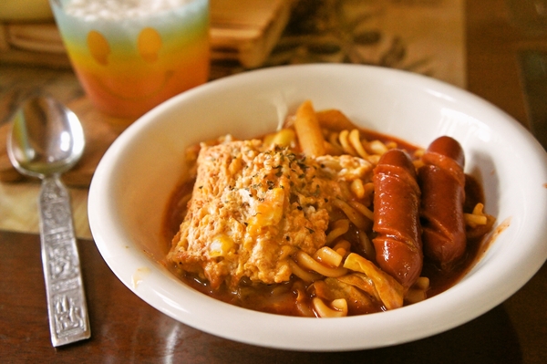痛いくらいの日差しで原因不明の症状が出た。。。とお昼ごはん