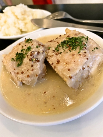 鶏もも肉のフリカッセ マスタード風味