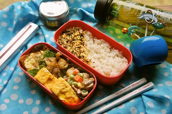 「キャベ玉がメインのお弁当」deゆーたんの軽食