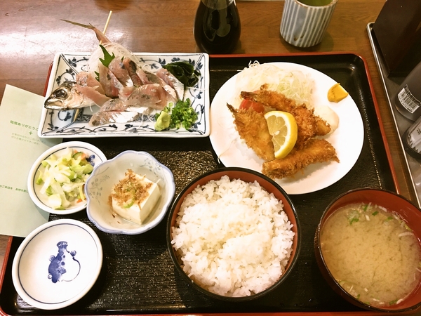 アジの刺身定食（フライ付き）