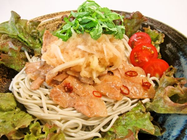 新玉ねぎのみぞれ和え肉そば