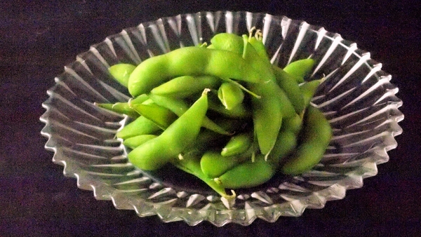 いと家の茹でたての枝豆