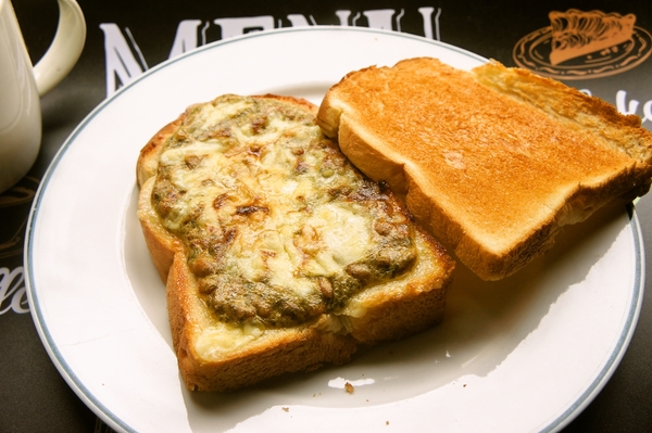 ミズノのマスク、抽選販売受付を本日から再開！と朝食