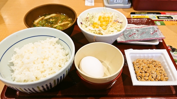 なか卯の納豆朝定食＋サラダ
