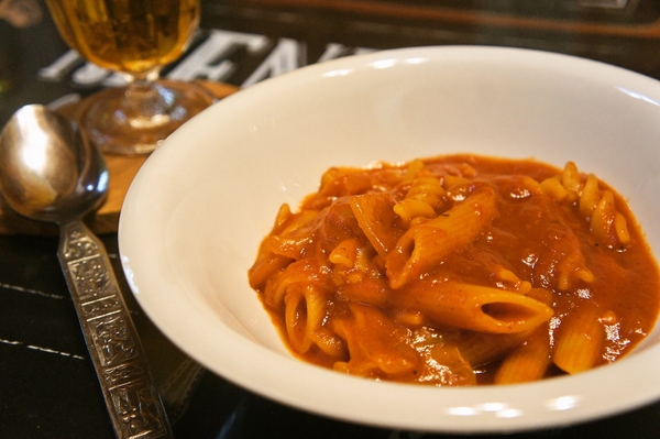 ほぼ手間ゼロで燻製が実現する魔法のシート！と昼食