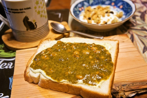 透けない下着の色は〇〇じゃなかったという新事実！と朝食