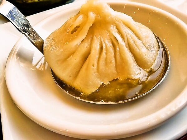 小籠包　熱いスープがいっぱい！！