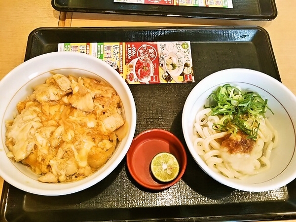 なか卯のすだちうどんと親子丼