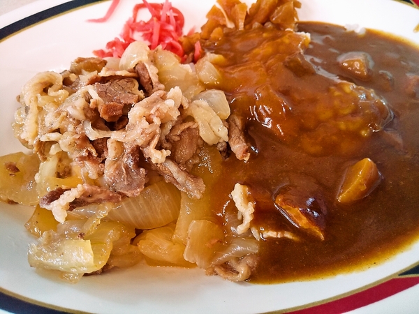 牛丼とカレーの相盛り