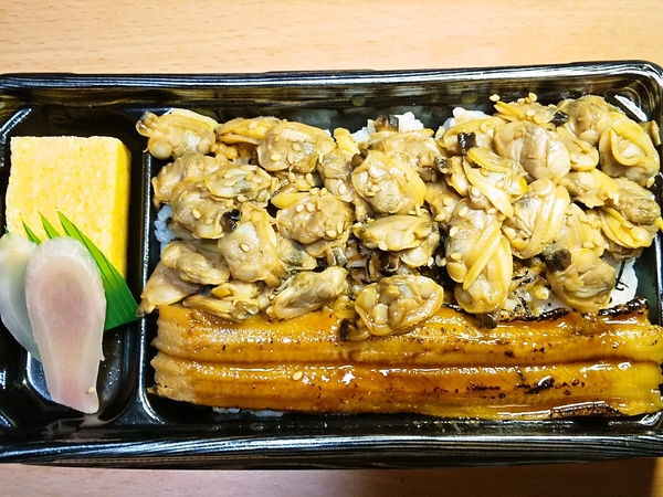 アナゴとアサリの合盛り弁当