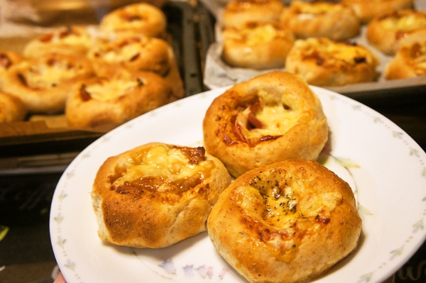 コロナでホームベーカリーに再ブーム到来！。。。とお昼ご飯