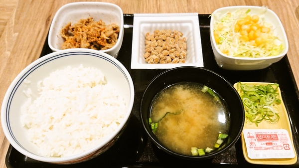 吉野家で朝食「納豆牛小鉢定食」